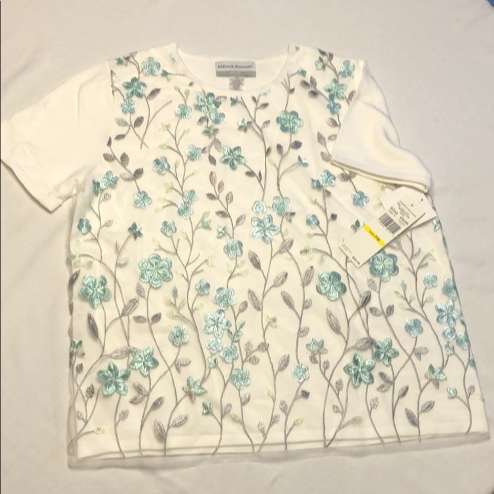 ALFRED DUNNER - NWT Embroidered Lace Overlay Top